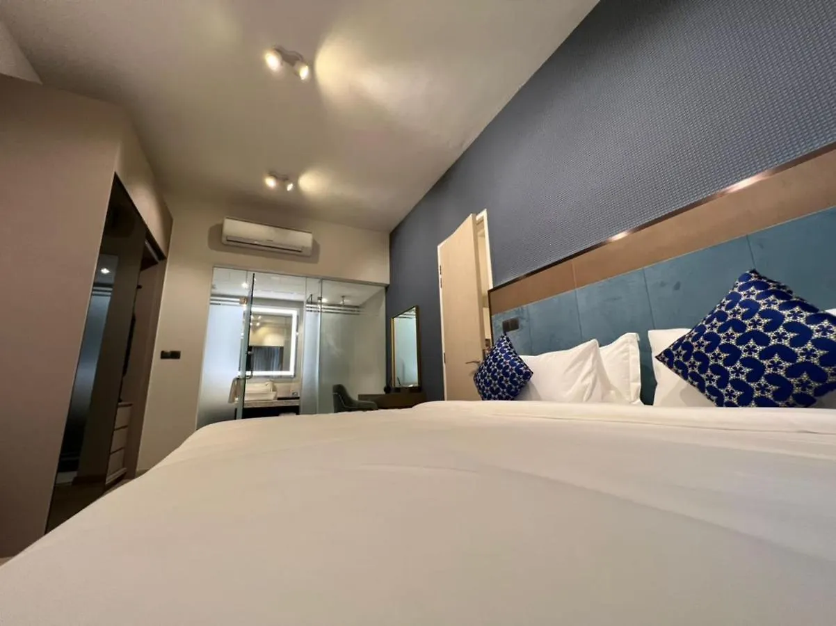 Star Serviced Suite Klcc شقة